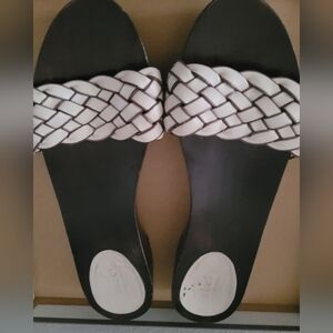 Authentic women pre-owned gucci clogs